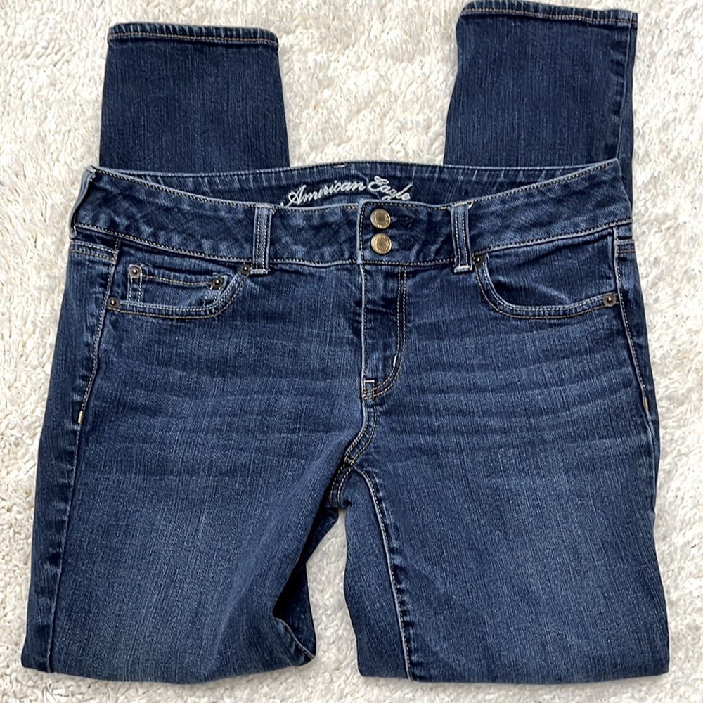 AMERICAN EAGLE JEANS